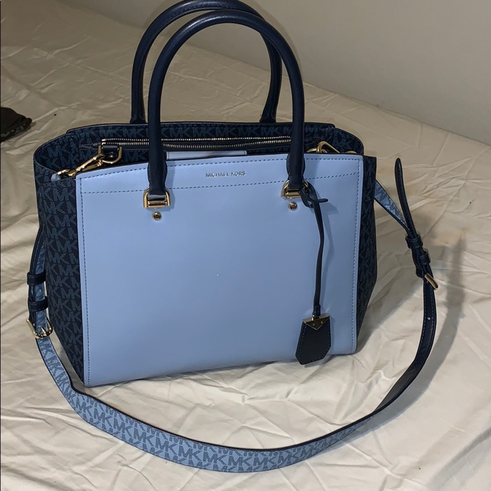 Flawless Michael Kors Purse